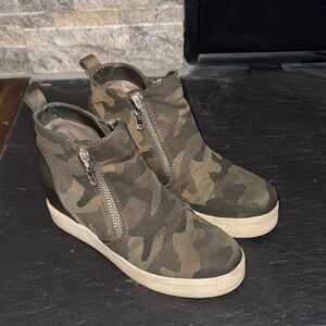 Steve Madden Olive Camouflage High-Top Sneakers 7